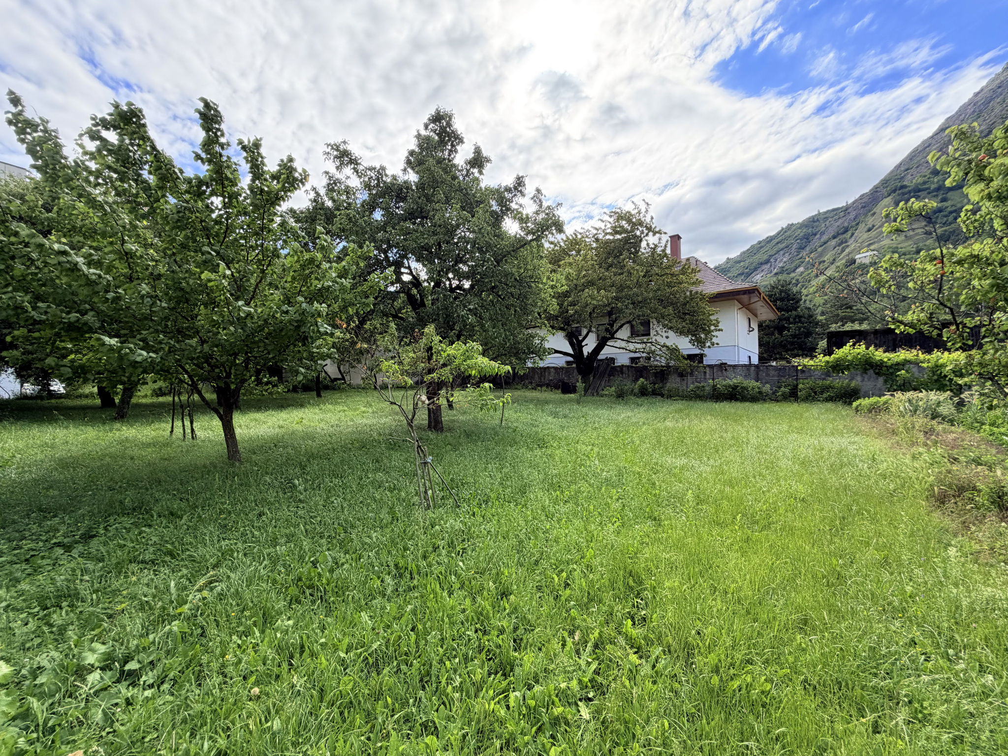 À VENDRE   EXCLUSIVITÉ  (73) SAINT-JEAN-DE-MAURIENNE   TERRAIN CONSTRUCTIBLE 1 425 m2   EMPLACEMENT RARE EN CE #4