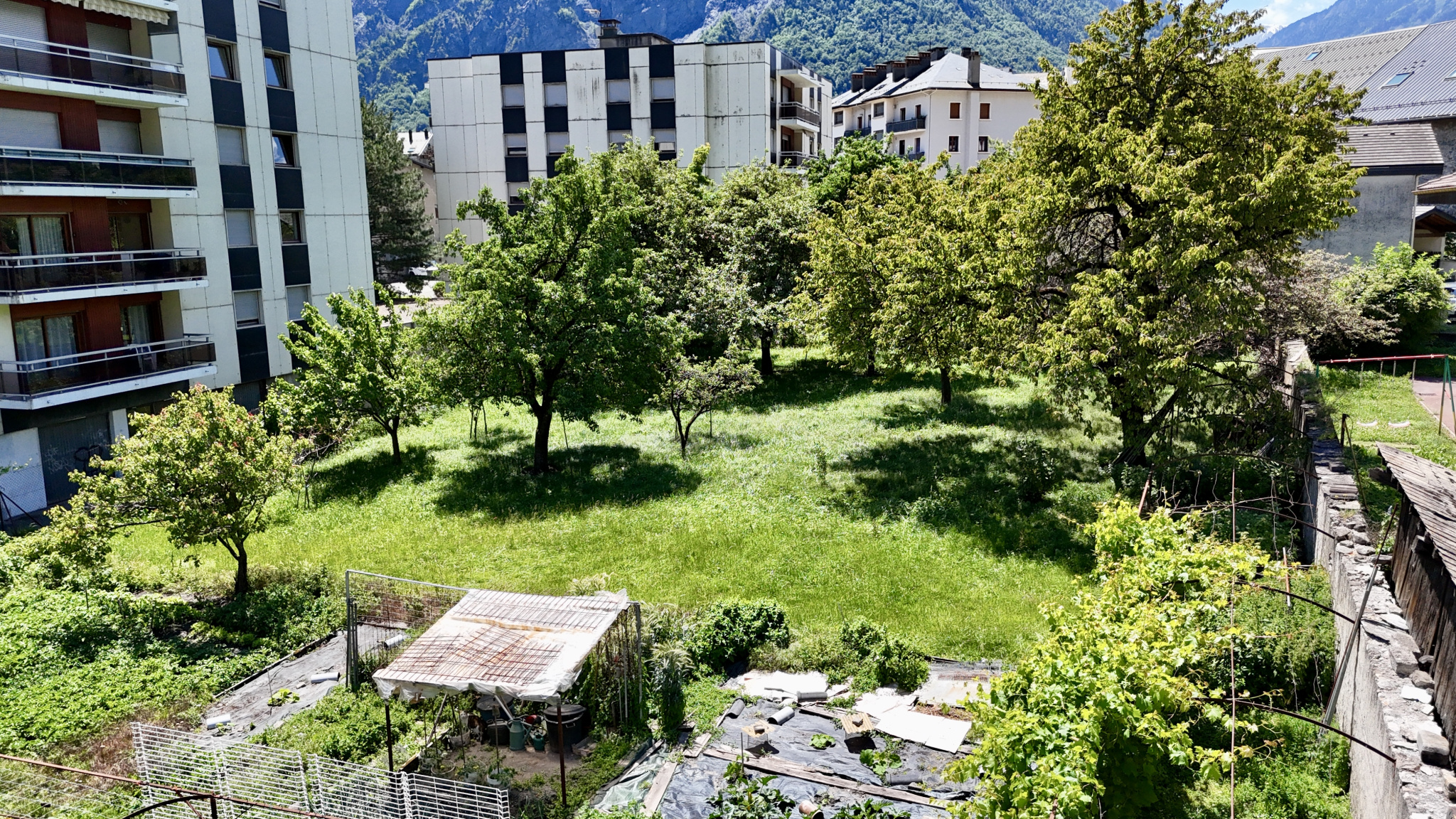 À VENDRE   EXCLUSIVITÉ  (73) SAINT-JEAN-DE-MAURIENNE   TERRAIN CONSTRUCTIBLE 1 425 m2   EMPLACEMENT RARE EN CE #13